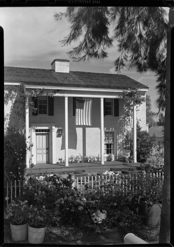 Siple, Mr. and Mrs. Allen G., residence. Flag and Exterior