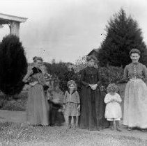 "Mary [Orr] and Mrs. Stephens [Lena] and Sister with Children"
