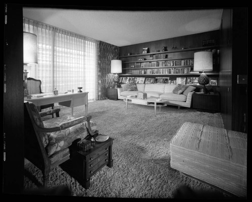 Silbert, Mr. and Mrs. Harvey, residence. Living room