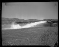 Los Angeles aqueduct, section of pipe and flooded area, Inyo County, 1924