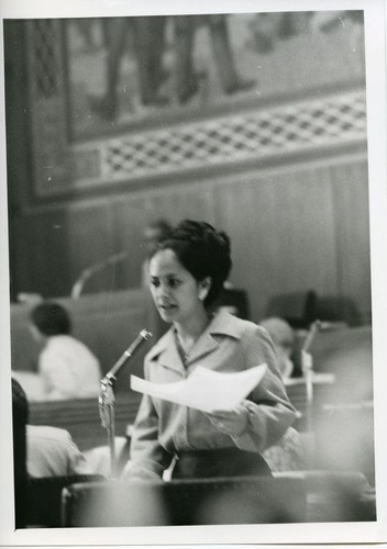 Patricia Whiting speaking to the House of Representatives