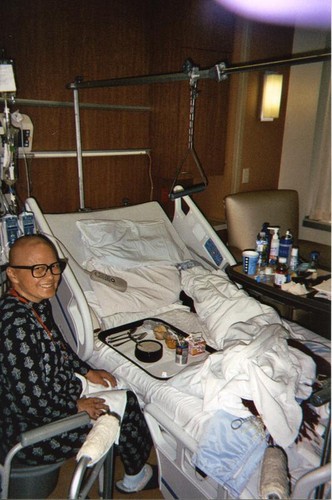 Patricia Whiting eating a meal in the hospital