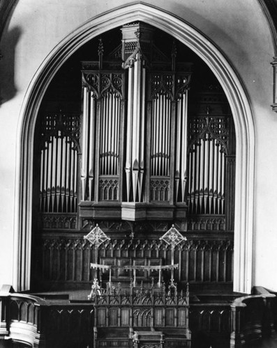 Closeup of organ, Presbyterian Church in 1915