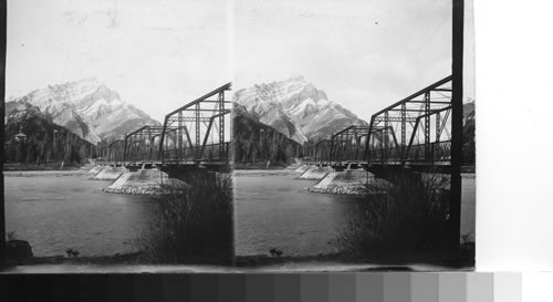 Cascade Mt. & Bow River Bridge, Banff, Rocky Mt. Park, Alberta, Can
