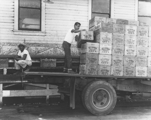 Villa Park Orchards Association truck with orange boxes, 1960