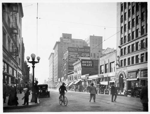 Spring Street, South from Sixth Street, approximately 1914