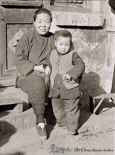 Grandmother with her grandson in Tientsin in 1946. Grandmother also in photograph giedt005