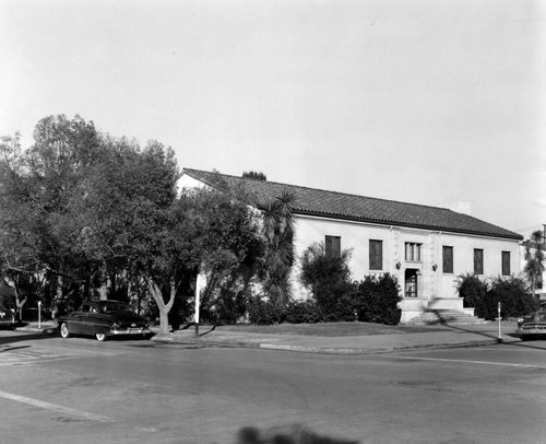 Van Nuys Branch Library