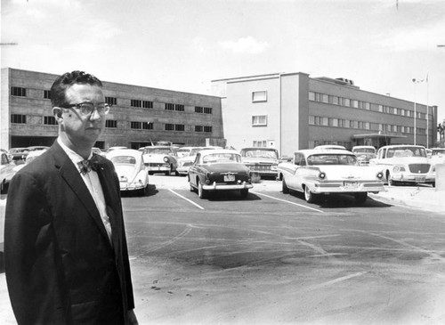 Charles Heath views Antelope Valley Hospital