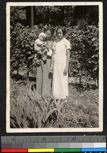 Adopted child with new parents, Shaoxing, Zhejiang, China, ca.1930-1940