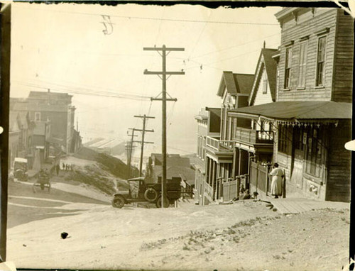 [Montgomery and Union streets, Telegraph Hill, San Francisco]