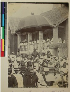 Queen Ranavalona III transported by carriers, Imarivolanitra, Antananarivo, Madagascar, ca.1895