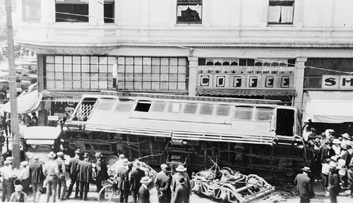 Union Traction streetcar No. 18, overturned at Soquel and Pacific