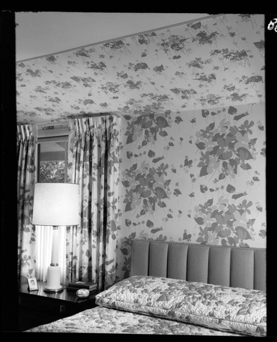 Klinke, Doris Stockwell, residence. Bedroom and Wallpaper