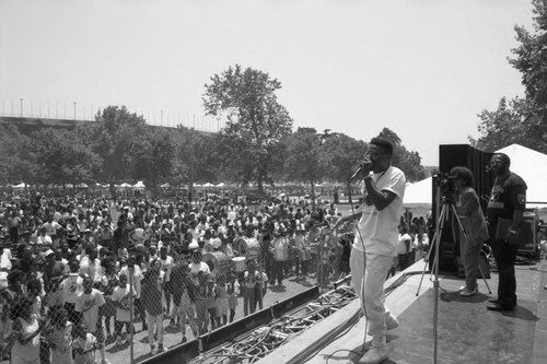 Malcolm-Jamal Warner performing at Black Family Reunion, Los Angeles, 1989