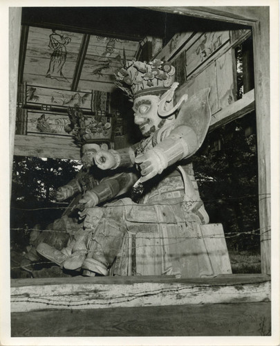 Two Heavenly Kings in Buddhist temple