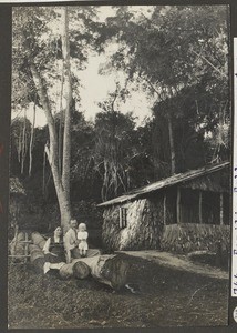 Missionary family Fokken in front of house, Tanzania, ca.1929-1940