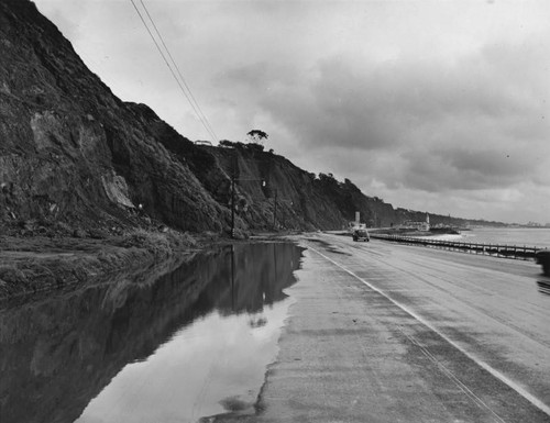 Floods at South US 101A at Will Rogers Beach