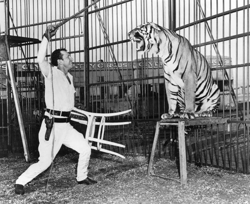Clyde Beatty and tiger