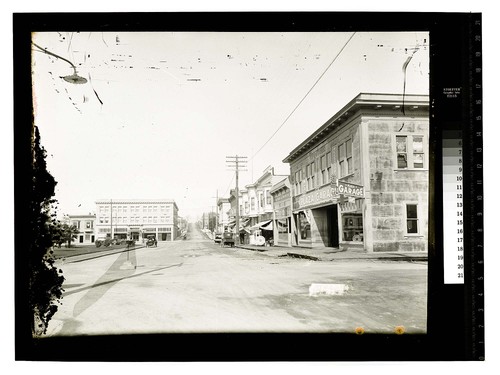 [Looking north up G Street from 8th Street]