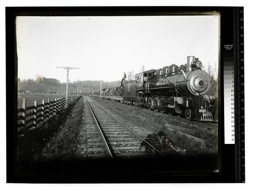 [Train of logs/unknown/Oregon & Eureka Railroad Engine