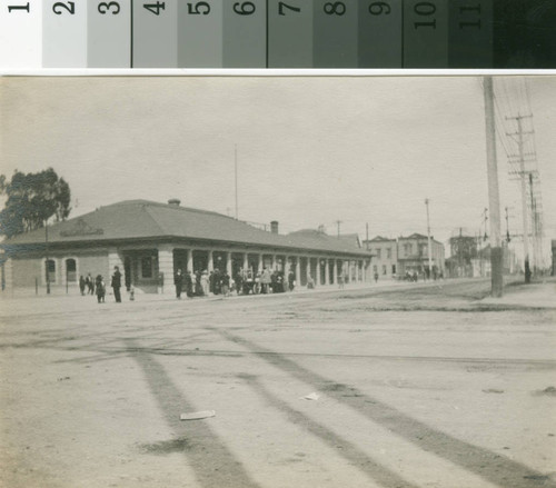 Southern Pacific train station, 1st St. (Embarcadero) and Broadway, Oakland [picture]