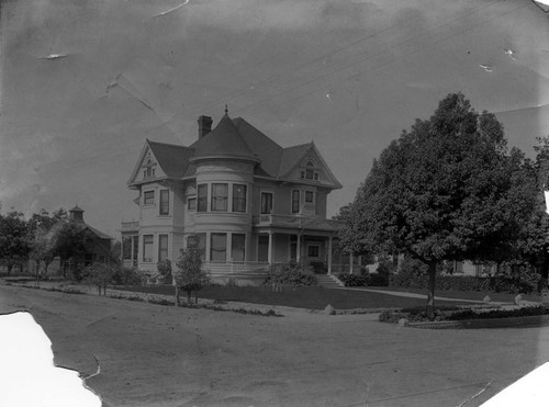 House at 1315 N. Broadway