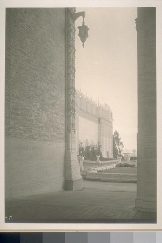 H17. [Palace of Mines and Metallurgy (W.B. Faville, architect).]
