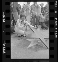 Helen Reddy unveiling her star on the Hollywood Walk of Fame, Hollywood (Los Angeles), 1974