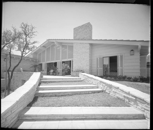 Pace Setter House of 1961 [Halff, Hugh, residence]. Exterior and Landscaping