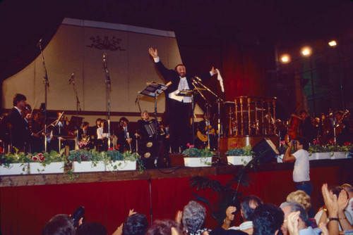 Luciano Pavarotti performing