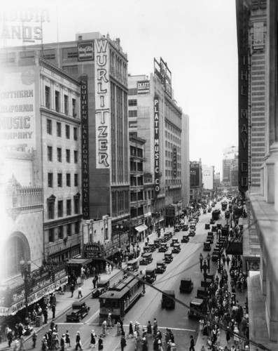 Broadway at 8th Street