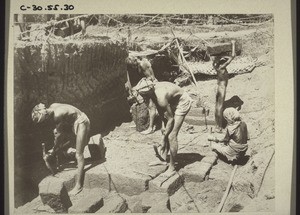 Arbeiter im Lateritsteinbruch bei Udapi