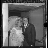 Lance Reventlow and actress Cheryl Holdridge wedding portrait, Calif., 1964