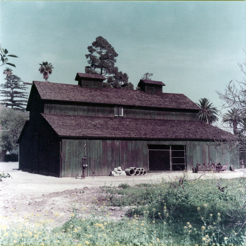 Photograph of the Bradford barn