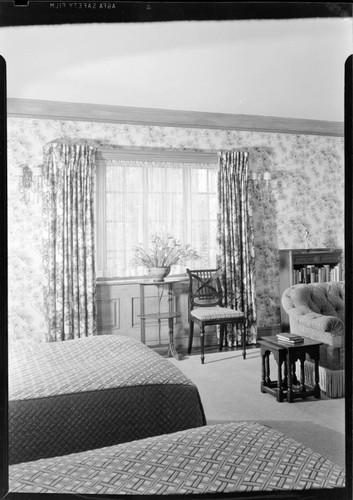 Mitchell, Mr. and Mrs. Thomas, residence. Bedroom