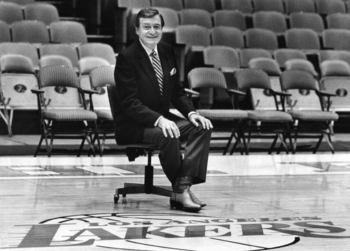 Chick Hearn smiles for camera