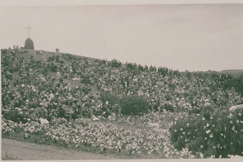 Crowd at Peace Hill, site of the Easter Sunrise Services, Pacific Palisades, Calif