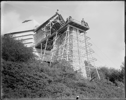 Snow telescope building and stone columns, Mount Wilson Observatory