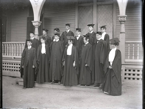 Pomona College class of 1903 in cap and gown