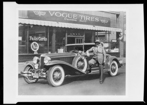 Paul Whiteman and Cord car, MacDonald-Dodson Tire Co., Southern California, 1930