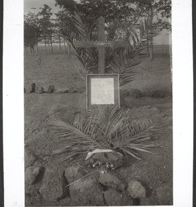 Captain Mellin's grave, Yendi