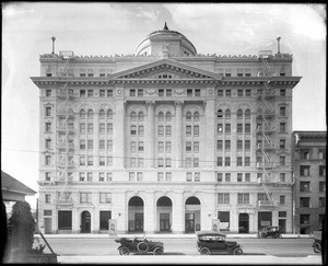 Exterior view of Trinity Auditorium Building, 9th Street and Grand Avenue, Los Angeles, ca.1914-1920