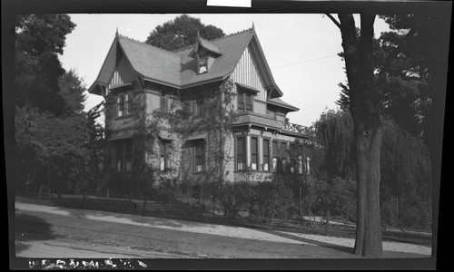 House at 100 Vernon Street, corner of Lee, Oakland. [negative]