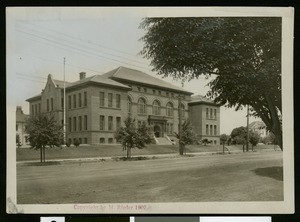 Exterior view of Fresno Grammar School, Fresno, 1907