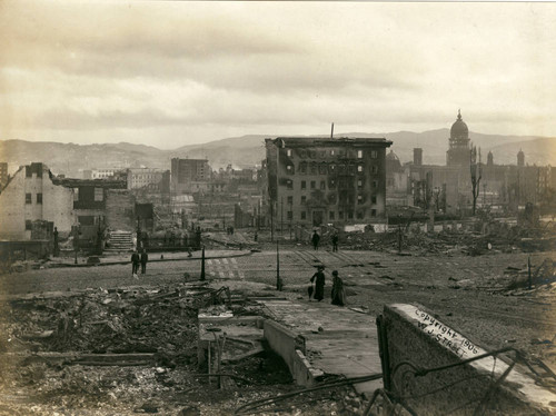 Looking south to east from Bush and Jones Street, San Francisco Earthquake and Fire, 1906 [photograph]