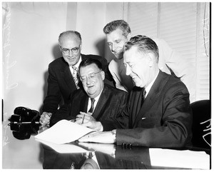 Contract signing (Dodgers), 1959