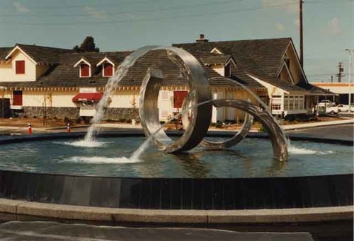 Sculpture fountain in front of restaurant