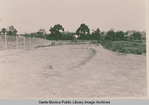 A fence was constructed at Via de Las Olas to keep people off fragile land after the landslide of 1958