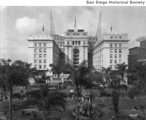 Head-on view of the US Grant Hotel and Horton Park